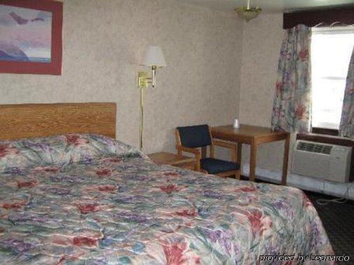 Dartmouth Motor Inn Room photo